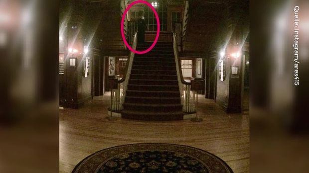 The Stanley Urlauber Schiesst Mysterioses Foto Im Horror Hotel
