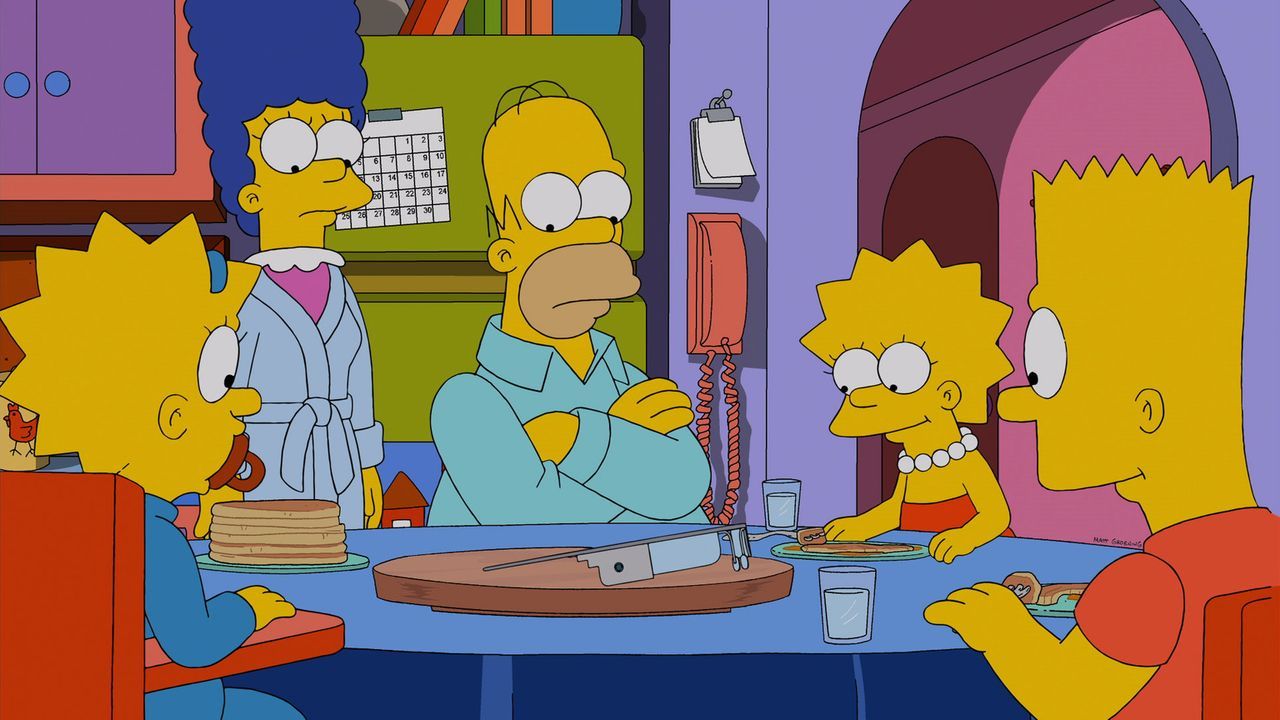 Kritisch betrachten die Simpsons die Datenbrille, die Homer (M.) von seinem Vorgesetzten Mr. Burns im Kernkraftwerk zu Weihnachten geschenkt bekomme... - Bildquelle: 2013 Twentieth Century Fox Film Corporation. All rights reserved.