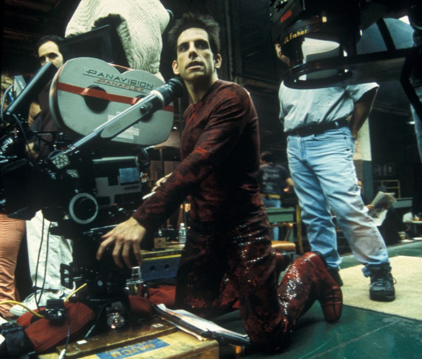 Ben Stiller hinter der Kamera ... - Bildquelle: Melinda Sue Gordon TM &  2001 by Paramount Pictures. All Rights Reserved.