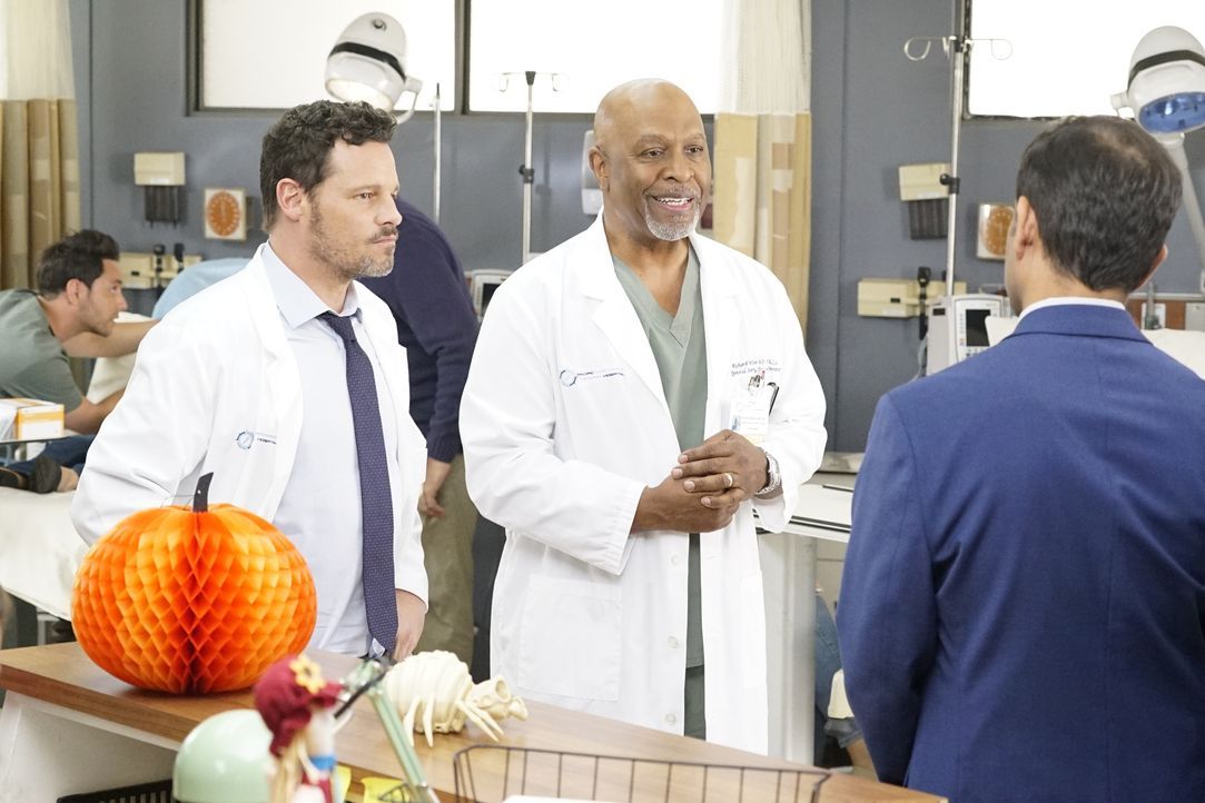 Dr. Alex Karev (Justin Chambers, l.); Dr. Richard Webber (James Pickens jr., r.) - Bildquelle: Kelsey McNeal 2019 American Broadcasting Companies, Inc. All rights reserved. / Kelsey McNeal