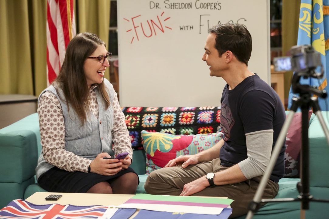 Amy Farrah Fowler (Mayim Bialik, l.); Sheldon Cooper (Jim Parsons, r.) - Bildquelle: Michael Yarish 2018 WBEI. All rights reserved. / Michael Yarish