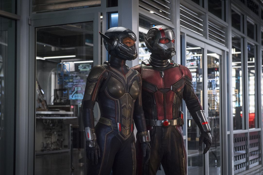 Wasp (Evangeline Lilly, l.); Ant-Man (Paul Rudd, r.) - Bildquelle: 2018 MARVEL