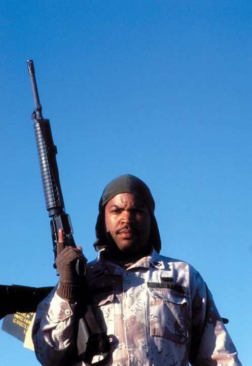 Während des Golfkrieges entdecken Chief (Ice Cube) und drei weitere US-Soldaten eine Landkarte, die sie zu Saddams geraubtem Goldschatz führen soll.... - Bildquelle: Warner Bros. Pictures