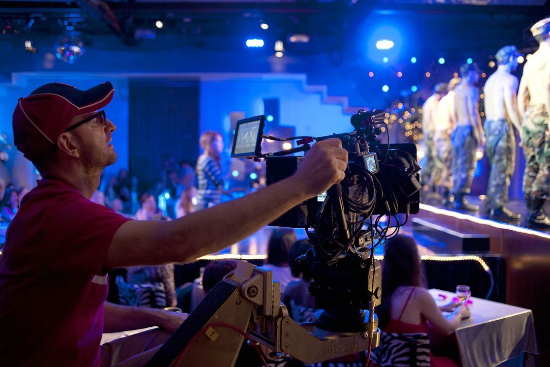 Regisseur Steven Soderbergh in Aktion ... - Bildquelle: 2012 The Estate of Redmond Barry LLC. All rights reserved