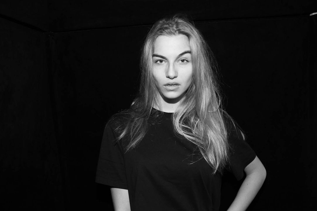GNTM-Stf10-Epi05-Fotobooth-56-Jovana-Thomas-Hayo - Bildquelle: Thomas Hayo