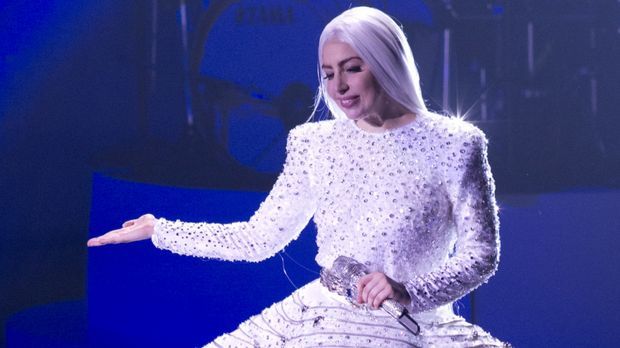 Lady Gaga Und Taylor Kinney Kein Problem Mit Sex Szenen Des Freundes Prosieben