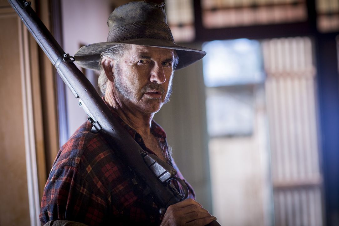 Der Wolf Creek-Killer ist zurück: Schweinezüchter und notorischer Menschenhasser Mick Taylor (John Jarratt) ... - Bildquelle: Mark Rogers 2013
