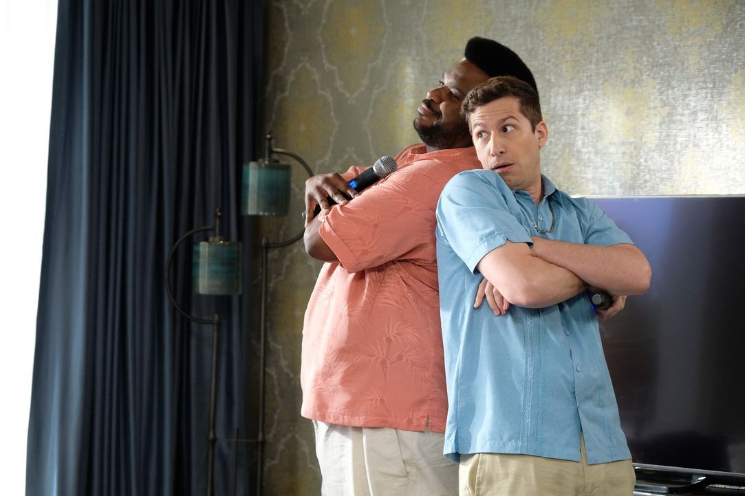 Doug Judy (Craig Robinson, l.); Jake Peralta (Andy Samberg, r.) - Bildquelle: John P. Fleenor 2019 NBCUniversal Media, LLC / John P. Fleenor