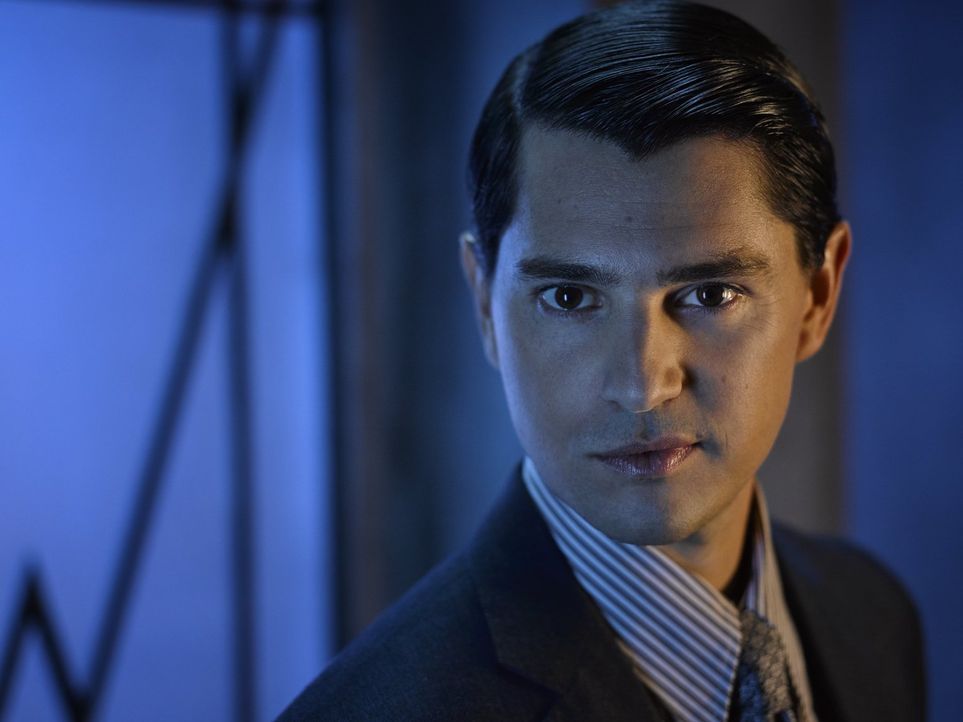 (2. Staffel) - Gilt als einer der wenigen seiner Art, der nicht korrupt ist und sich nicht bestechen lässt: Staatsanwalt von Gotham City Harvey Dent... - Bildquelle: Warner Brothers