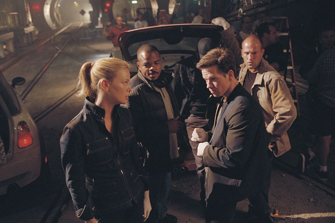 Regisseur F. Gary Gray, 2.v.l. mit (v.l.n.r.) Charlize Theron, Mark Wahlberg und Jason Statham - Bildquelle: TMG