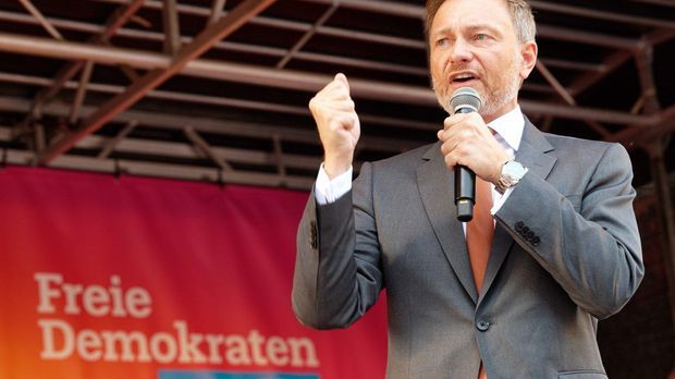 Protest bei FDP: Parteien kämpfen vor NRW-Wahl um jede Stimme
