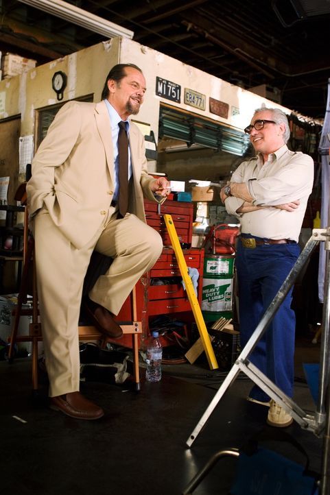 Bei den Dreharbeiten: Martin Scorsese (r.) und Jack Nicholson (l.) ... - Bildquelle: Warner Bros. Entertainment Inc