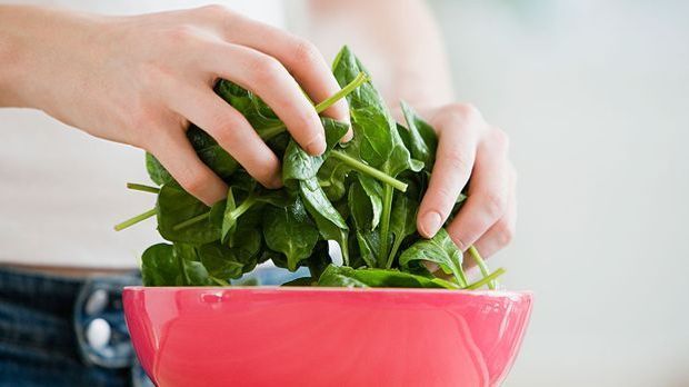 Hülsenfrüchte, Spinat und Quinoa – wir haben die besten Tipps, wie du mit der...