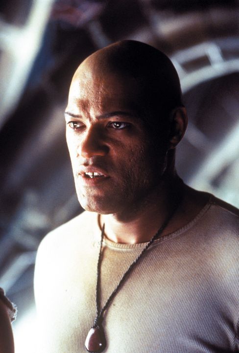 Morpheus (Laurence Fishburne) setzt seine ganze Hoffnung darauf, dass Neo der "Auserwählte" ist, der die Menschheit vor den Maschinen befreien kann. - Bildquelle: Warner Bros. Pictures