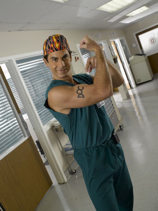 (7. Staffel) - Dr. Todd "The Todd" Quinlan (Robert Maschio), Turks prolliger und stets ärmelloser Chirurgiekollege, ist nie um ein High-Five oder ei... - Bildquelle: Touchstone Television