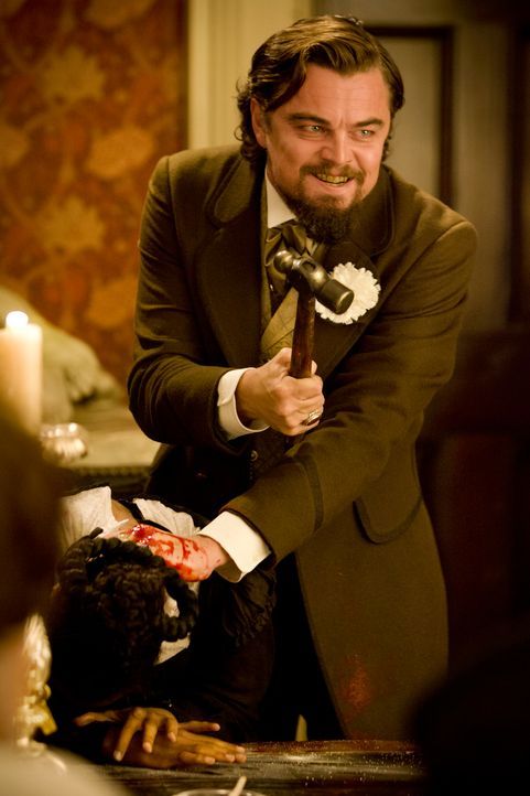 Als Calvin Candie (Leonardo DiCaprio, r.) erneut mit mit Broomhildas (Kerry Washington, l.) Tod droht, ist es mit Dr. Schultz' Ruhe vorbei ... - Bildquelle: 2012 Columbia Pictures Industries, Inc.  All Rights Reserved.