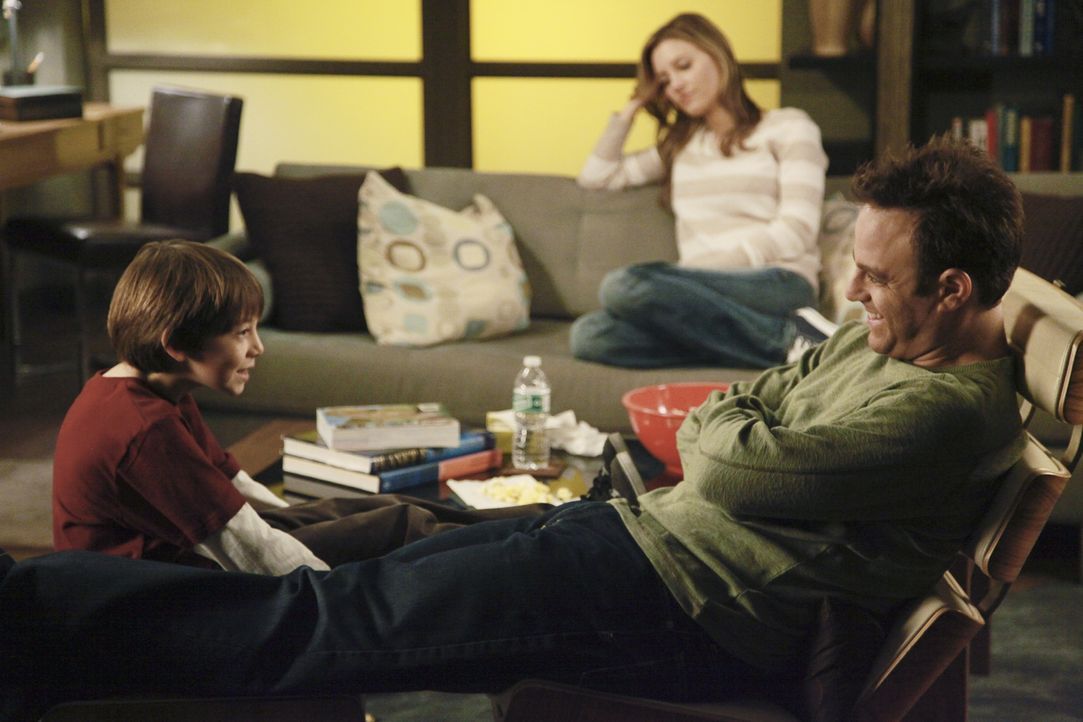 Charlotte (KaDee Strickland, M.) wird mit einem persönlichen ethischen Dilemma konfrontiert, als Amelia ihr ein Geheimnis über Masons (Griffin Glu... - Bildquelle: ABC Studios
