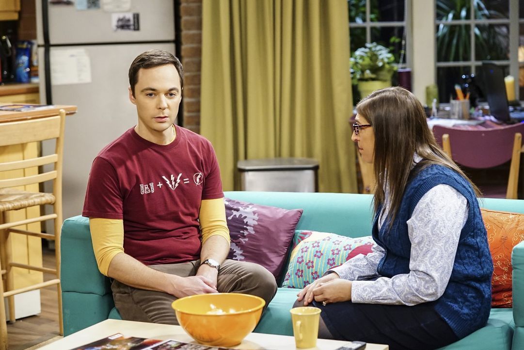 Sheldon (Jim Parsons, l.) braucht einen Ratschlag von Amy (Mayim Bialik, r.), nachdem er in einen Streit mit Howard und Leonard gerät ... - Bildquelle: Warner Bros. Television