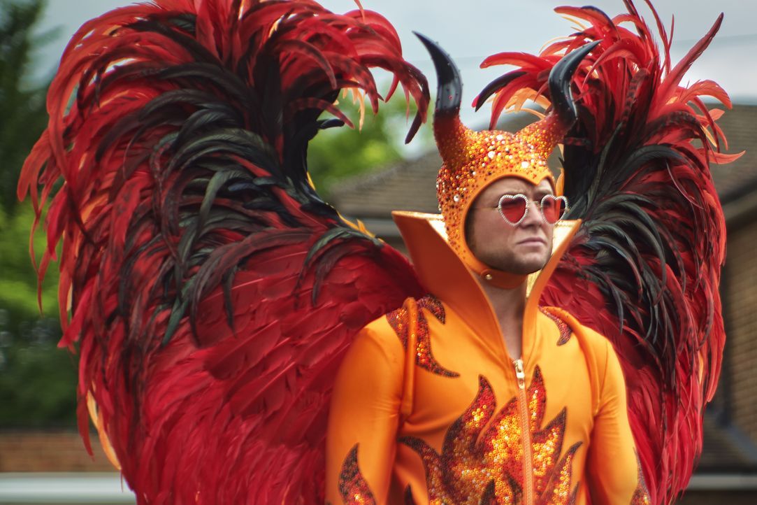 Elton John (Taron Egerton) - Bildquelle: Gavin Bond 2021 Paramount Pictures. All Rights Reserved. / Gavin Bond