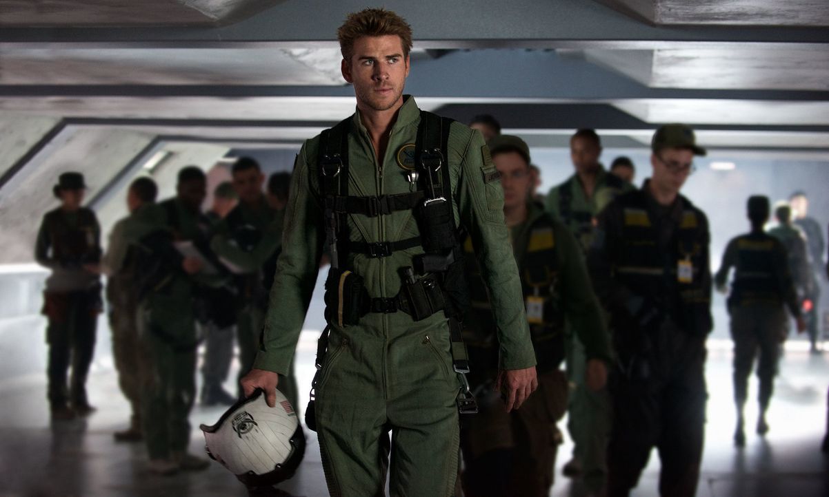 Bei der ersten Alien-Invasion hat der Kampfpilot Jake Morrison (Liam Hemsworth) seine Eltern verloren. Als die Invasoren jetzt erneut die Erde angre... - Bildquelle: 2016 Twentieth Century Fox Film Corporation.  All rights reserved.