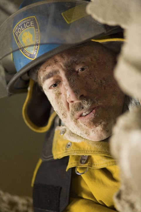 Aus einem Retter wird ein Opfer: John McLoughlin (Nicolas Cage) ... - Bildquelle: TM &   Paramount Pictures. All Rights Reserved.