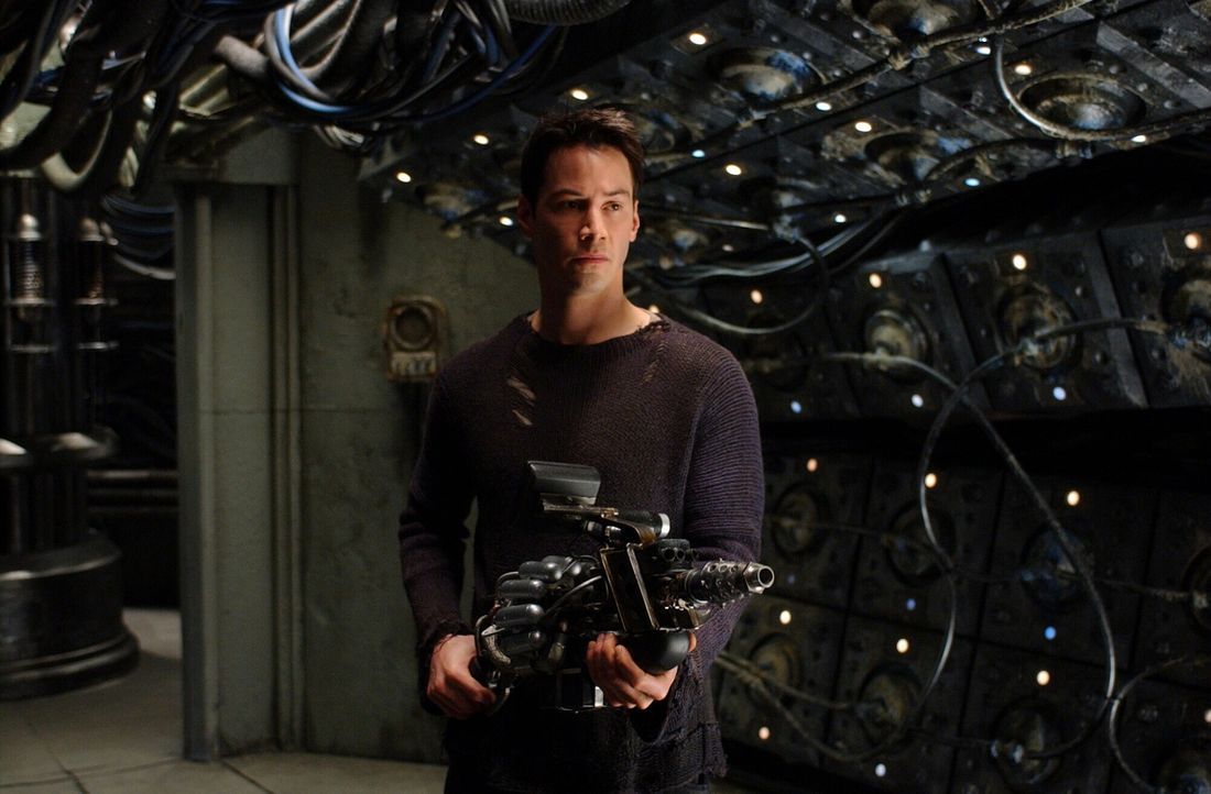 Um die Menschheit zu retten, dringt Neo (Keanu Reeves) bis ins Herz der Maschinenstadt vor und stellt sich todesmutig dem Deus ex machina ... - Bildquelle: Warner Bros.