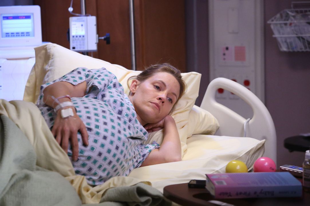 Um das Leben der beiden Babys zu retten, wird Charlotte (KaDee Strickland) strikte Bettruhe verordnet. Das hindert sie jedoch nicht daran, das Saint... - Bildquelle: ABC Studios