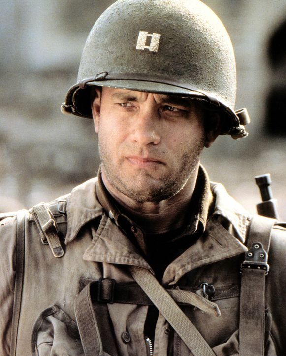 Captain John Miller (Tom Hanks), der Omaha Beach überlebt hat, wird dazu auserkoren, mit einem Team von acht Männern den blutjungen Fallschirmjäger... - Bildquelle: United International Pictures