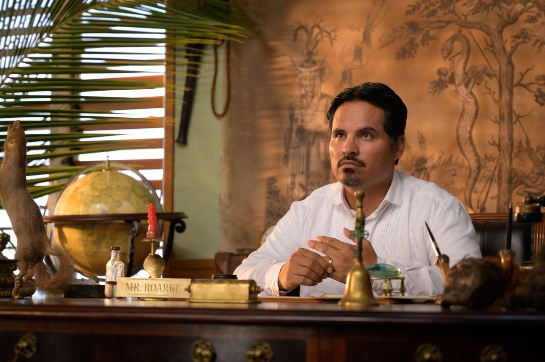 Mr. Roarke (Michael Peña) - Bildquelle: Christopher Moss © 2020 Columbia Pictures Industries, Inc. and Blumhouse Productions, LLC. All Rights Reserved. / Christopher Moss