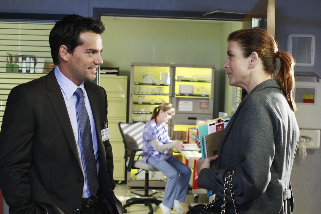 Dr. Rodriguez (Cristián de la Fuente, l.) hat es auf  Addison (Kate Walsh, r.) abgesehen und lässt nichts unversucht, sie zu beeindrucken. Wird si... - Bildquelle: ABC Studios
