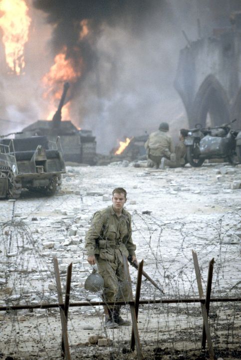 Noch ahnt der junge Fallschirmjäger Private James Ryan (Matt Damon) nicht, dass alle seine Brüder bereits gefallen sind und nun eine kleine Truppe u... - Bildquelle: United International Pictures