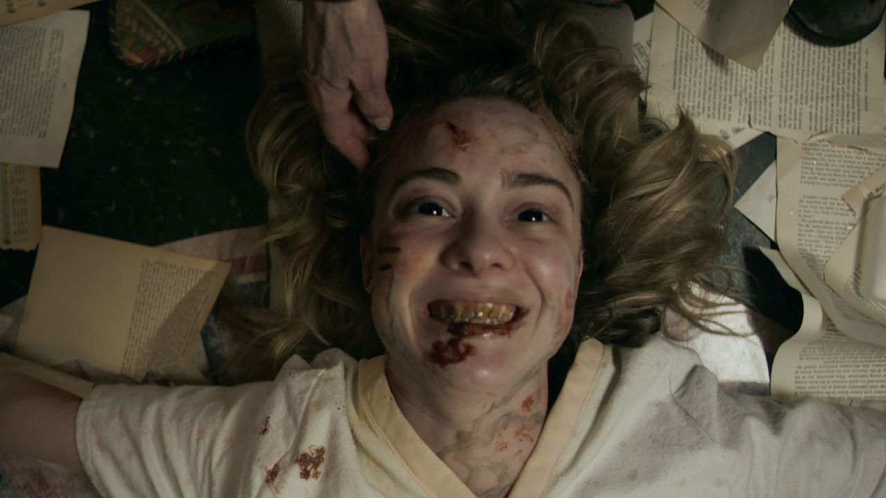 Caseys (Hannah Kasulka) Zustand verschlechtert sich zusehends. Können Pater Marcus, Pater Tomas und die ehrwürdige Mutter Bernadette der jungen Frau... - Bildquelle: 2016 Fox and its related entities.  All rights reserved.
