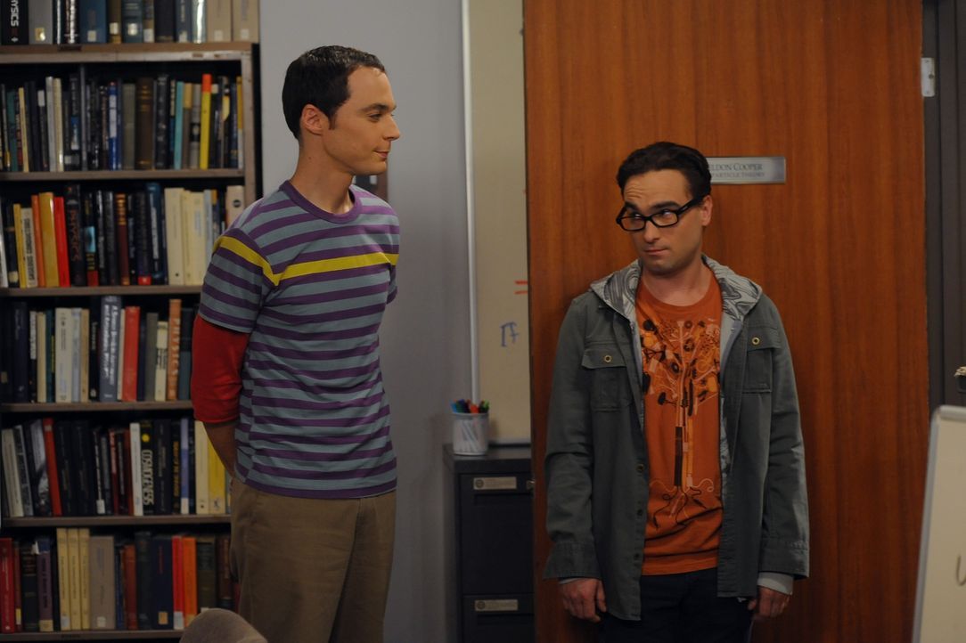 Sheldon Cooper (Jim Parsons, l.); Leonard Hofstadter (Johnny Galecki, r.) - Bildquelle: Warner Bros. Television
