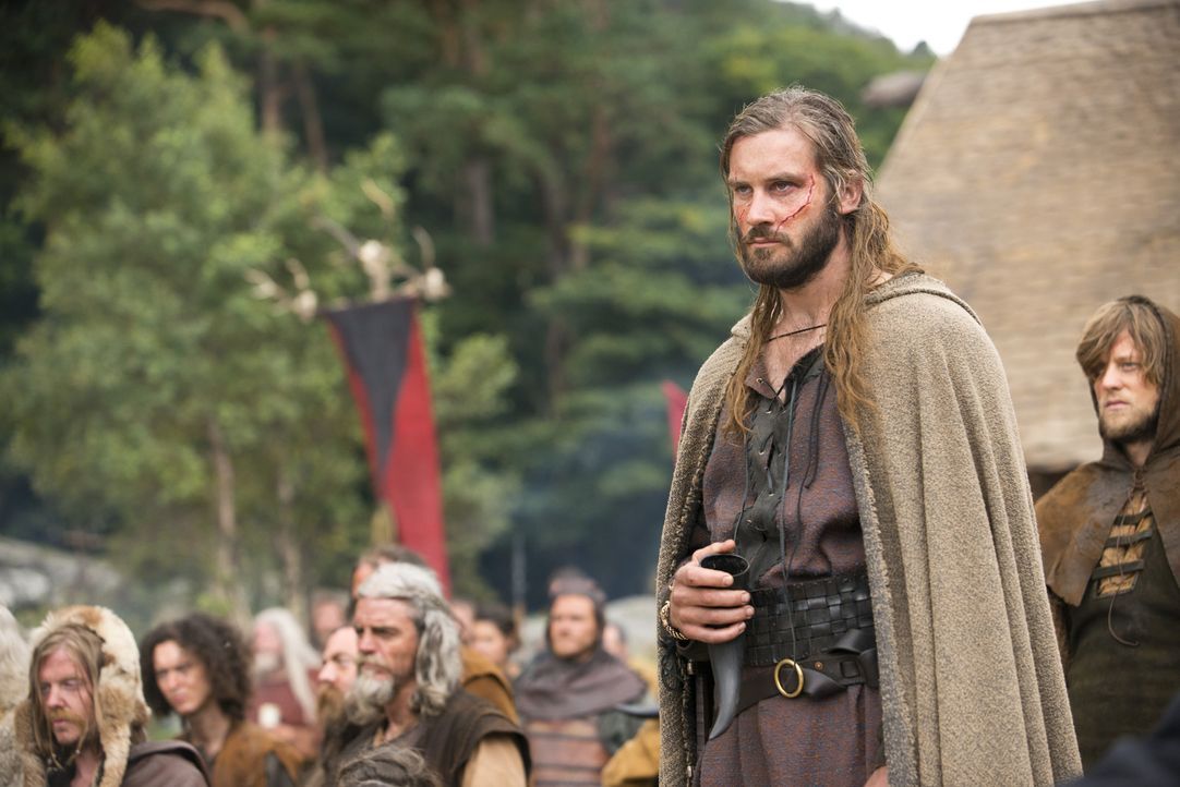 Macht der Witwe des Earls ein dubioses Angebot: Rollo (Clive Standen) ... - Bildquelle: 2013 TM TELEVISION PRODUCTIONS LIMITED/T5 VIKINGS PRODUCTIONS INC. ALL RIGHTS RESERVED.