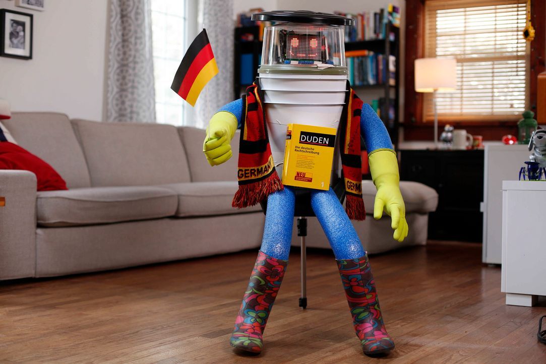 Freut sich auf seine Per-Anhalter-Tour durch Deutschland, nachdem er bereits Kanada bereist hat: hitchBOT ... - Bildquelle: ProSieben