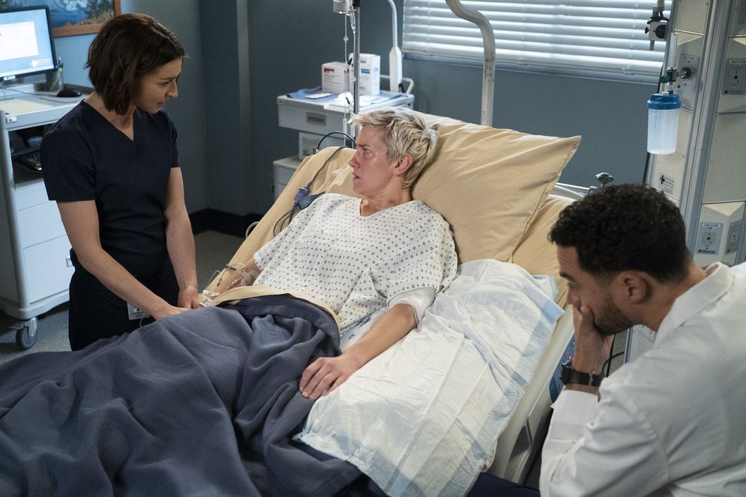 (v.l.n.r.) Dr. Amelia Shepherd (Caterina Scorsone); Toby Donnelly (Arielle Hader); Dr. Jackson Avery (Jesse Williams) - Bildquelle: Eric McCandless ABC Studios