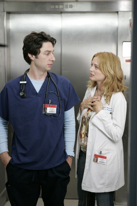 J.D.'s (Zach Braff, l.) neue leicht exzentrische Kollegin Dr. Molly Clock (Heather Graham, r.) wirbelt den Alltag in der Klinik mächtig durcheinand... - Bildquelle: Touchstone Television