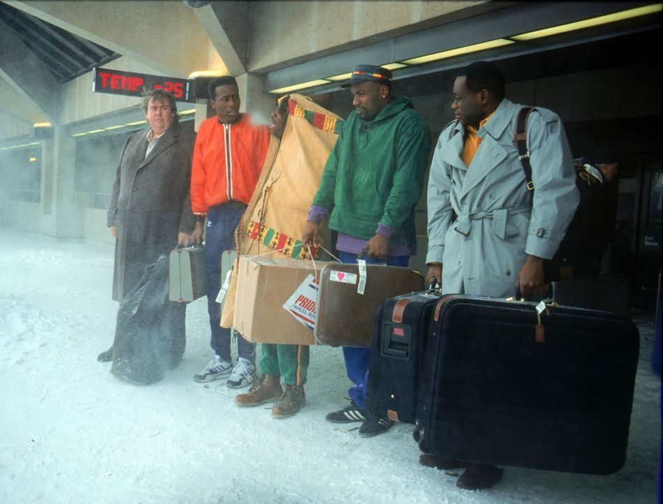 Ankunft im kanadischen Calgary: An Schnee und Eis müssen sich (v.r.n.l.) Junior Bevil (Rawle D. Lewis), Yul Brenner (Malik Yoba), Sanka Coffie (Dou... - Bildquelle: Disney