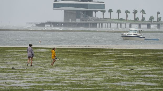 "Ian" auf Floridas Westküste getroffen