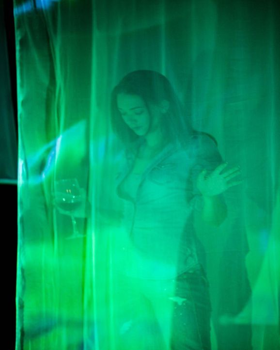 Noch ahnt Jessica (Austin Highsmith) nicht, dass unter den künstlerischen Nachbarn ein eiskalter Mörder lebt ... - Bildquelle: 2009 by PARAMOUNT PICTURES CORPORATION. All Rights Reserved.