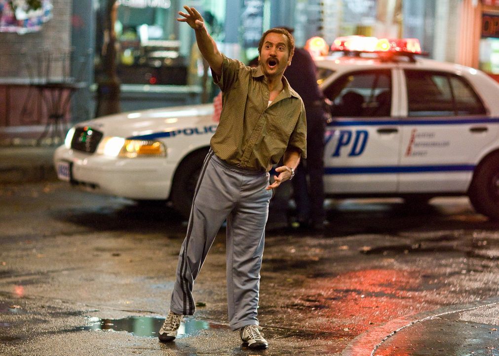 Taxiterrorist Salim (Rob Schneider) hat ein ausgeprägtes Faible für niedliche Ziegen ... - Bildquelle: 2008 Columbia Pictures Industries, Inc. and Beverly Blvd LLC. All Rights Reserved.