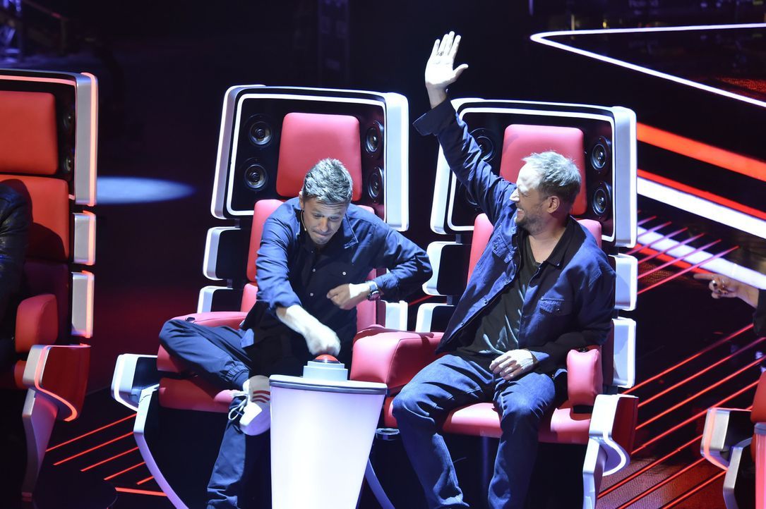 Michi Beck (l.) und Smudo (r.) nehmen es mit den anderen Coaches auf und buhlen bei den Blind Auditions um die Gunst der Talents ... - Bildquelle: Claudius Pflug SAT.1/ProSieben