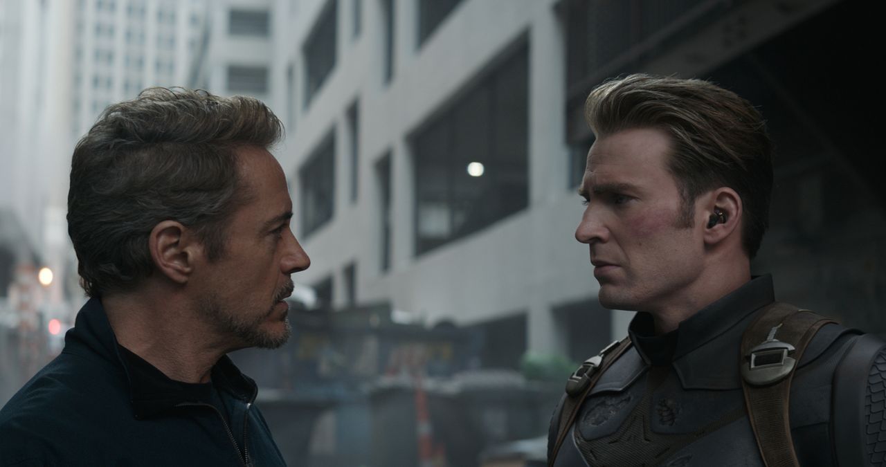 Tony Stark / Iron Man (Robert Downey jr., l.); Captain America / Steve Rogers (Chris Evans, r.) - Bildquelle: Marvel Studios 2019