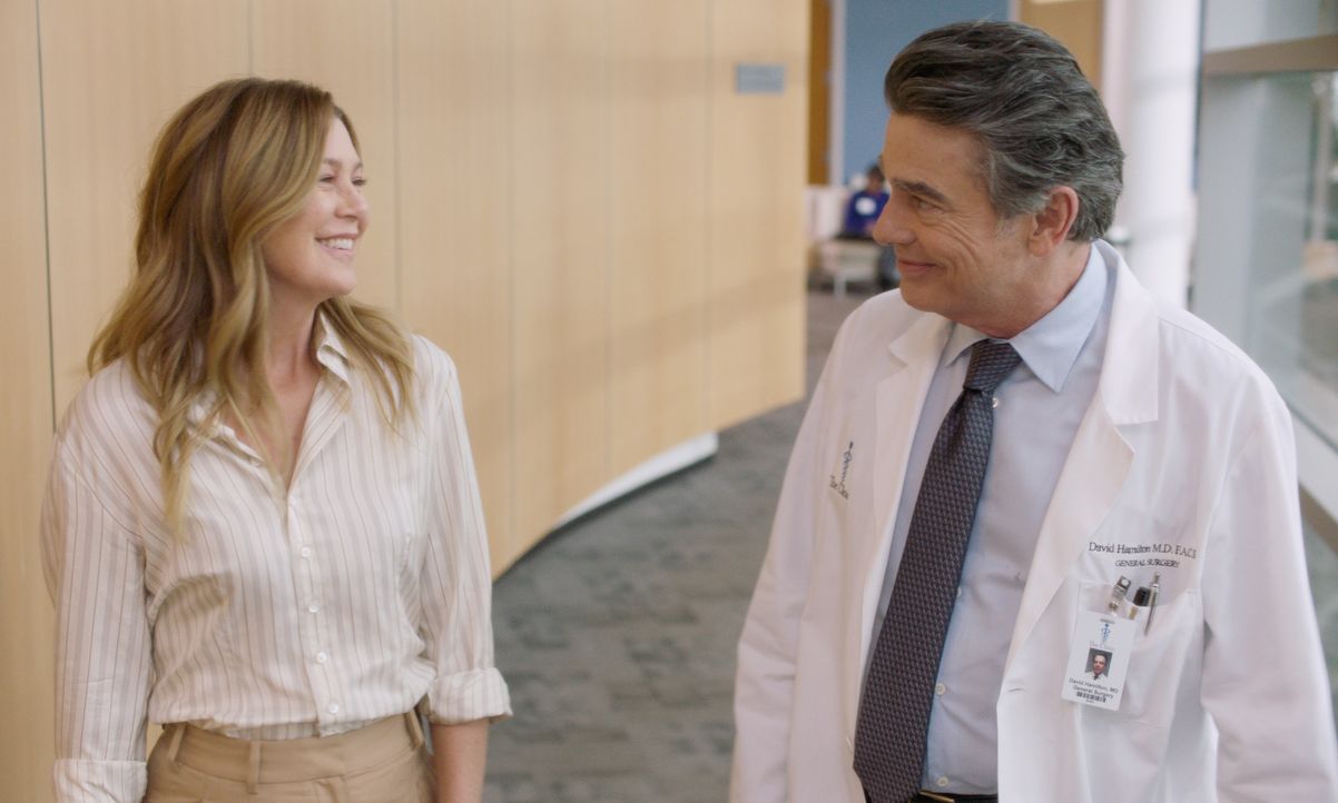 Meredith Grey (Ellen Pompeo, l.); Dr. David Hamilton (Peter Gallagher, r.) - Bildquelle: 2021 American Broadcasting Companies, Inc. All rights reserved.