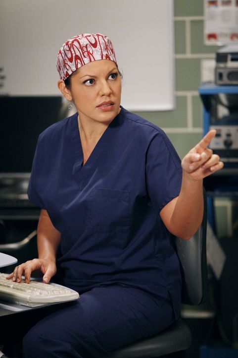 Die Ärzte werden für einen riskanten Eingriff an Siamesischen Zwillingen in Teams aufgeteilt: Callie (Sara Ramirez) ... - Bildquelle: ABC Studios
