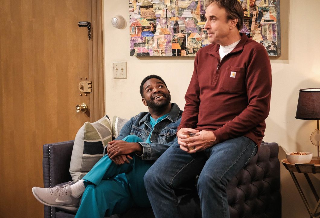 Funchy (Ron Funches, l.); Don Burns (Kevin Nealon, r.) - Bildquelle: Eddy Chen 2019 CBS Broadcasting Inc. All Rights Reserved. / Eddy Chen