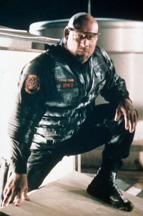 Der Kampf-Android Romeo (Bill Goldberg) stellt eine große Gefahr dar, denn er ist scheinbar unbesiegbar ... - Bildquelle: Columbia TriStar Film GmbH