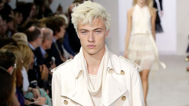 Männermodel blondes Kostenlos Behaart