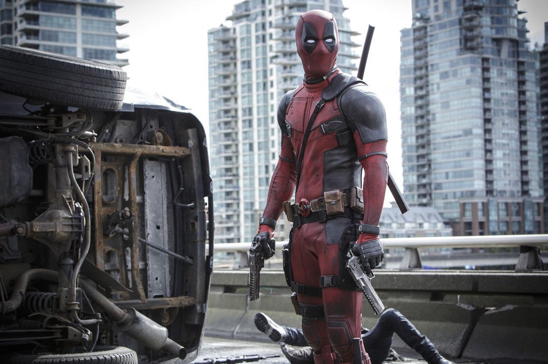 Der unkonventionelle Antiheld Deadpool ist auf Rachefeldzug: Nach einem missglückten Experiment ist er zwar vom Krebs geheilt und hat jetzt Superkrä... - Bildquelle: Joseph Lederer 2016 Twentieth Century Fox Film Corporation.  All rights reserved.  MARVEL   2016 MARVEL
