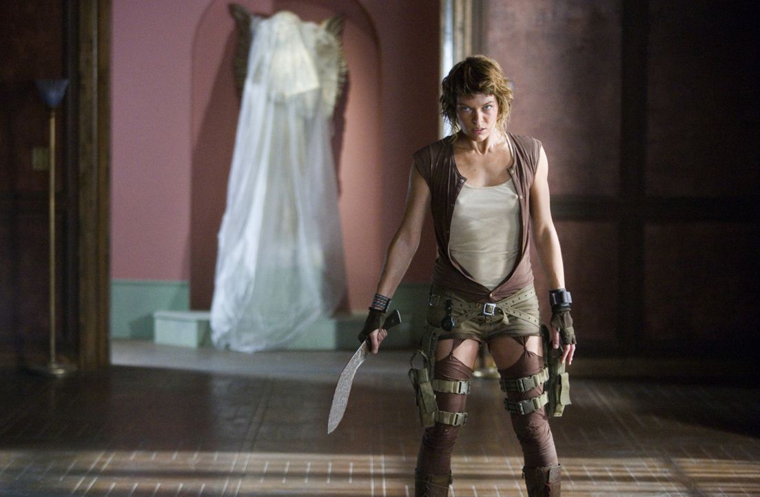 Alice (Milla Jovovich) nimmt den Kampf gegen ein gefährliches Virus, das Menschen in Zombies verwandelt, auf ... - Bildquelle: Constantin Film